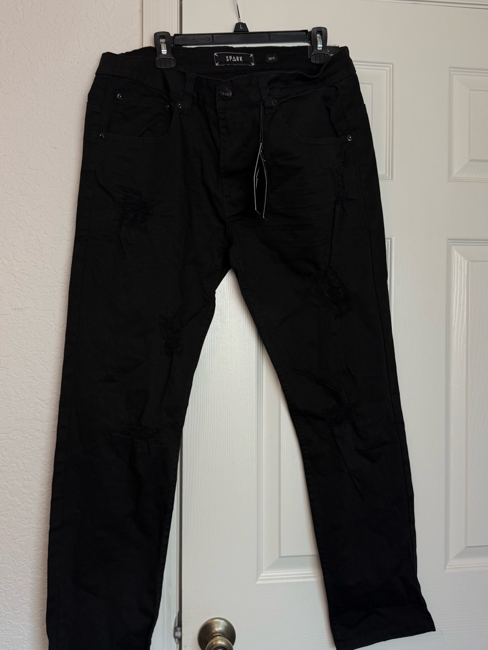 SPARK Men’s Black Distressed Skinny Jeans 36x30 NWT